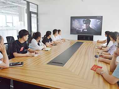 集中觀看的紅色愛(ài)國(guó)電影