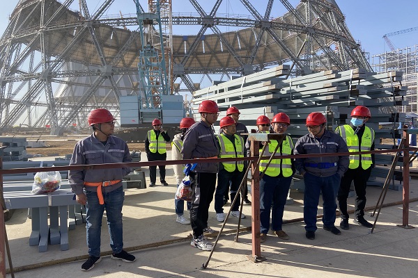 圖片三：集團公司領(lǐng)導檢查施工現(xiàn)場 - 副本.jpg